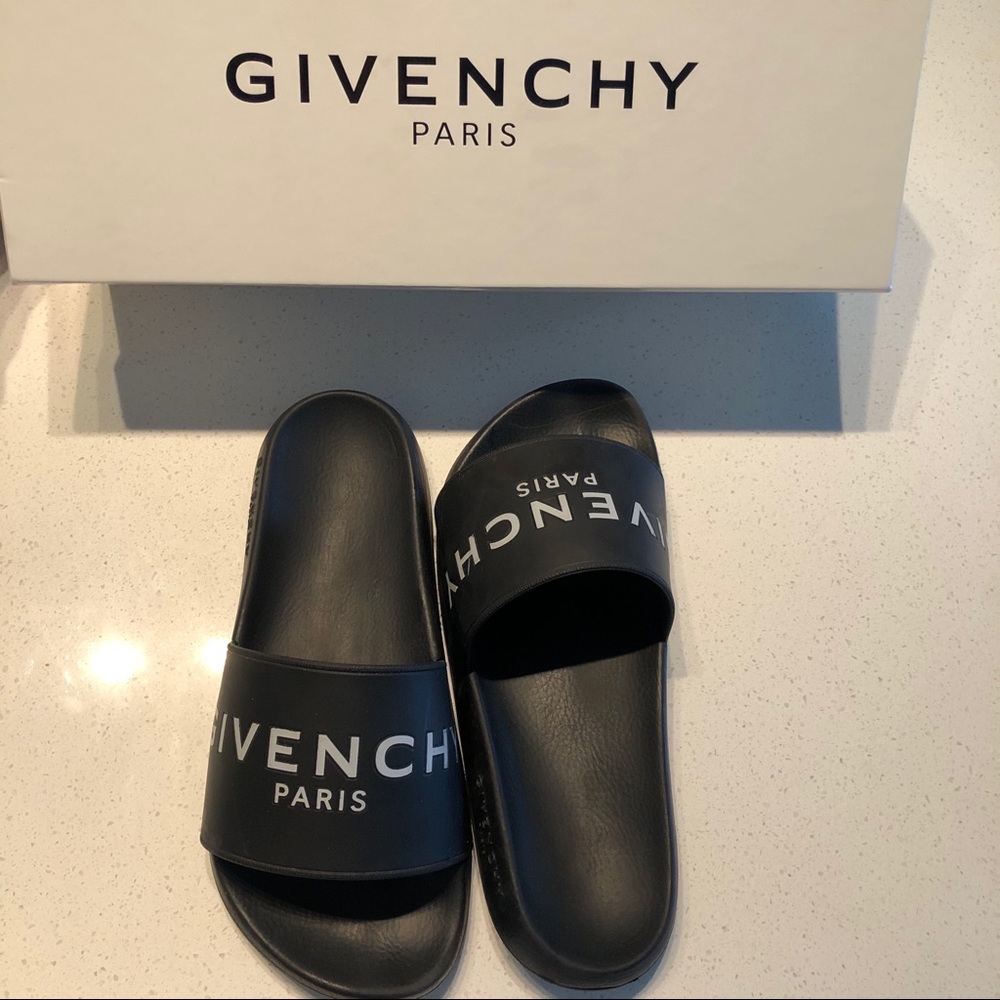 GIVENCHY Logo Pool Slides